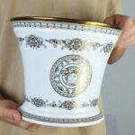 گلدان چینی ام ای دبلیو ( M.E.W ) طرح ورساچه سایز بزرگ سفید - Image 2